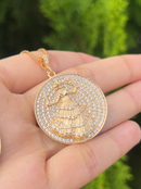 Kit Pingente Mandala Média Iansã Banhada a Ouro 18k e Cravejada C/ Micro Zircônias Cristal+ Corrente Veneziana (1 mm) 45/50 cm