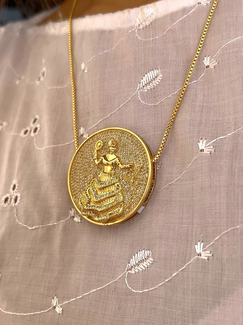 Kit Pingente Mandala Grande Oxum Banhada a Ouro 18k e Cravejada C/ Micro Zircônias Cristal + Corrente Veneziana 60cm