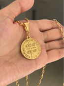 Kit Pingente Medalha São Bento (29mm) + Corrente Cadeado (2mm) 60 cm ou 70 cm - Banhada a Ouro e Verniz Italiano