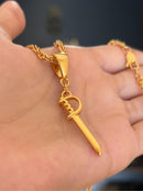 Kit Pingente Espada de Ogum (33mm) + Corrente Cordão Baiano (2mm) de 50, 60 ou 70 cm - Banhada a Ouro e Verniz Italiano