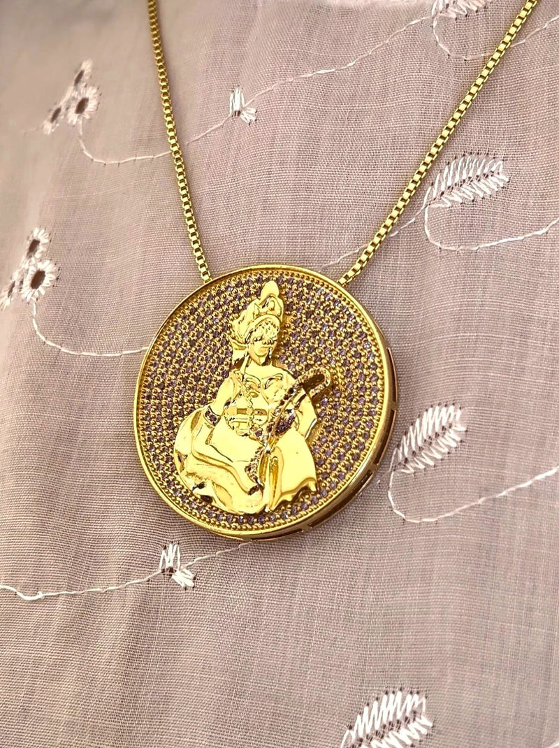Kit Pingente Mandala Grande Nanã Banhada a Ouro 18K e Cravejada C/ Micro Zircônias Lilás + Corrente Veneziana 60cm
