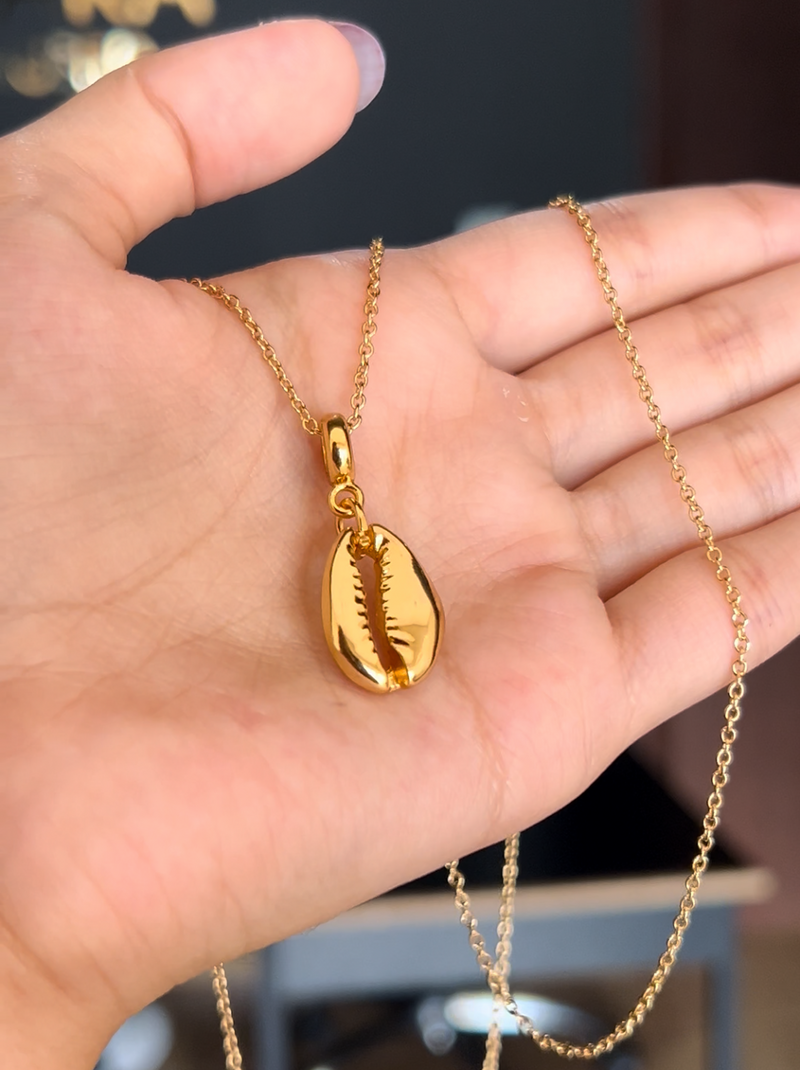 Kit Pingente Búzio (18mm) + Corrente Elo Português (1mm) de 60 cm ou 70 cm - Banhada a Ouro e Verniz Italiano