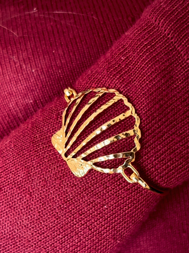 Pulseira Concha Vazada 69mm Banhada a Ouro e Verniz Italiano