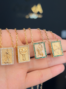 Escapulário Caixa Orixá Oxóssi C/ Microzircônias Verde Banhada a Ouro 18k + Corrente Cadeado (1 mm) 70cm