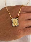 Escapulário Caixa Oxóssi C/ Microzircônias Azul Banhada a Ouro 18k + Corrente Cadeado (1 mm) 70cm
