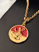 Kit Pingente Yansã (26mm) + Corrente Elo Português (1,5mm) de 50, 60 ou 70 cm Banhada a Ouro e Verniz Italiano.