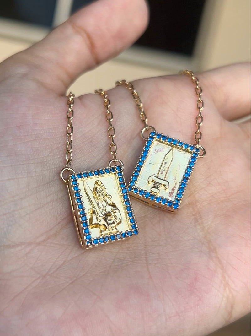 Escapulário Caixa Orixá Ogum C/ Microzircônias Azul Banhada a Ouro 18k + Corrente Cadeado (1 mm) 70cm