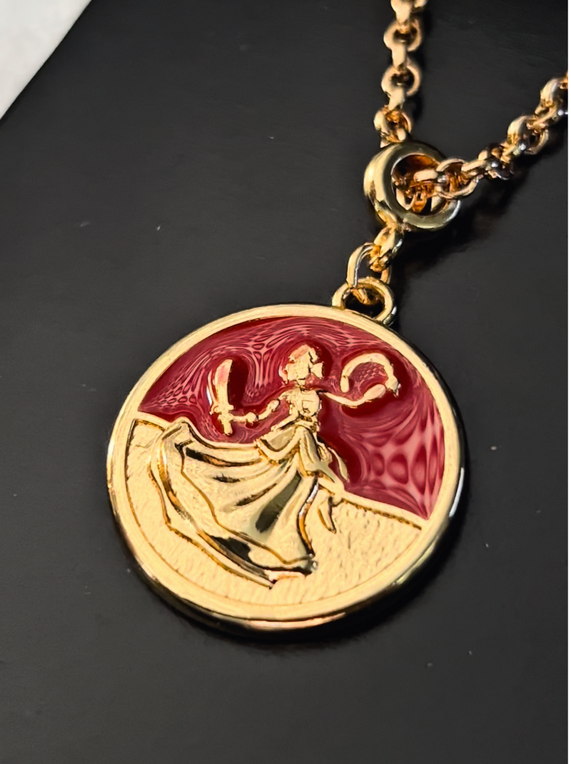 Kit Pingente Yansã (26mm) + Corrente Elo Português (1,5mm) de 60 ou 70 cm Banhada a Ouro e Verniz Italiano.