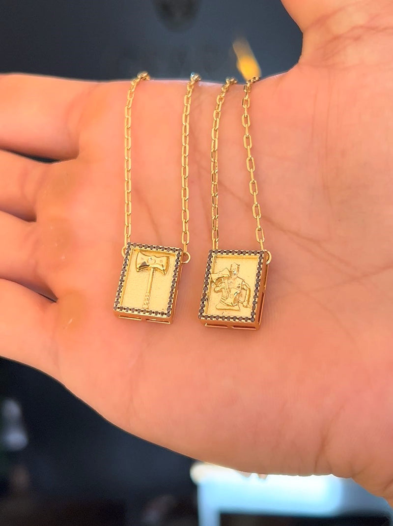 Escapulário Caixa Orixá Xangô C/ Microzircônias Marrom Banhada a Ouro 18k + Corrente Cadeado (1 mm) 70cm