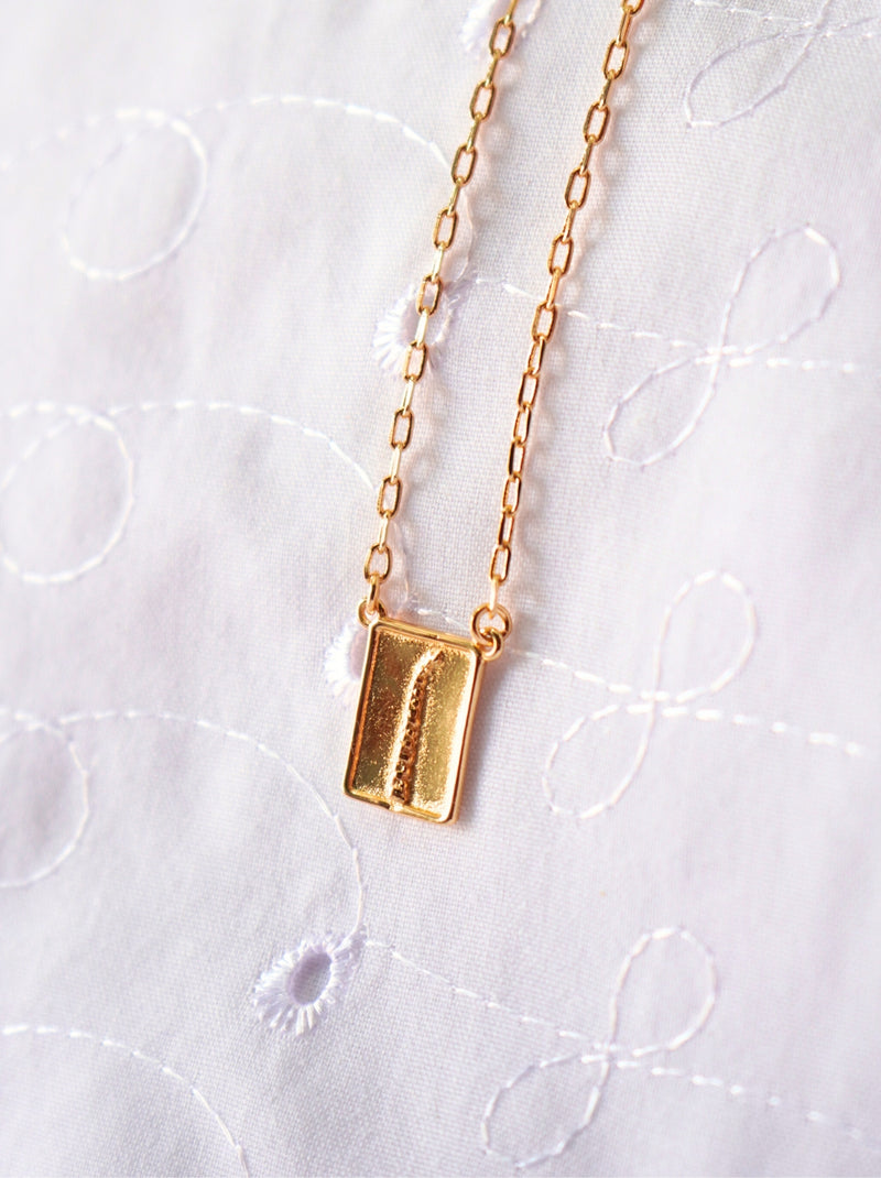 Escapulário Placa Orixá Nanã Banhada a Ouro 18k + Corrente Cadeado (1 mm) 70cm