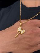 Pingente Machado Perolado (31mm) - Banhada a Ouro e Verniz Italiano