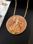 Kit Pingente Mandala Grande Oxum Banhada a Ouro 18k e Cravejada C/ Micro Zircônias Granada+ Corrente Veneziana 60cm