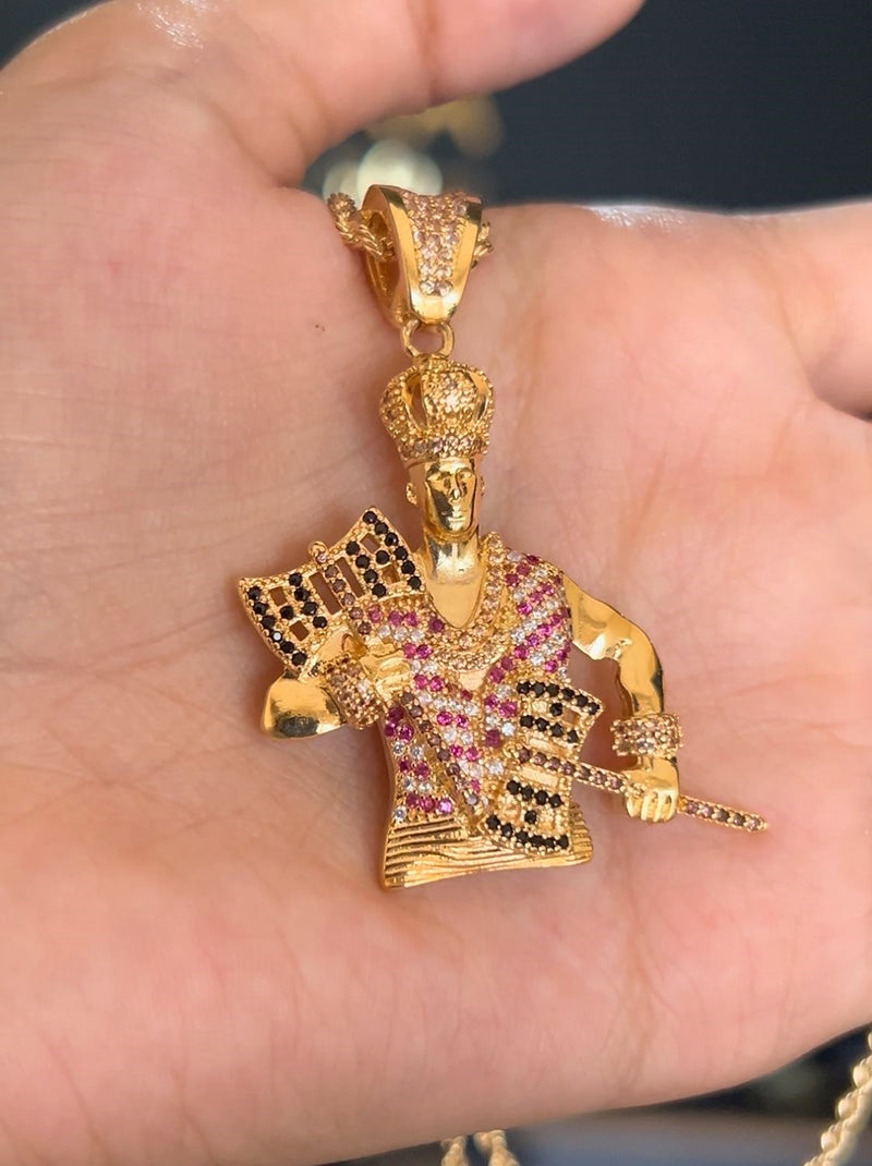 Kit Pingente Orixá Xangô Banhada a Ouro 18k e Cravejada C/ Micro Zircônias + Corrente Cordão Baiano (1 mm) 65cm