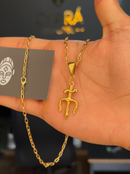 Pingente Tridente de Proteção (33mm) - Banhada a Ouro e Verniz Italiano