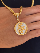 Pingente São Jorge 32mm - Banhado a Ouro e Verniz Italiano