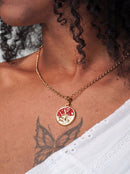 Kit Pingente Yansã (26mm) + Corrente Elo Português (1,5mm) de 50, 60 ou 70 cm Banhada a Ouro e Verniz Italiano.