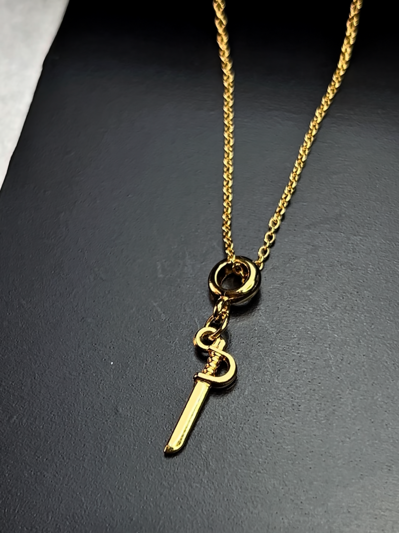 Kit Pingente Espada de Ogum (20mm) + Corrente Elo Português (1mm) de 60 cm ou 70 cm - Banhada a Ouro e Verniz Italiano