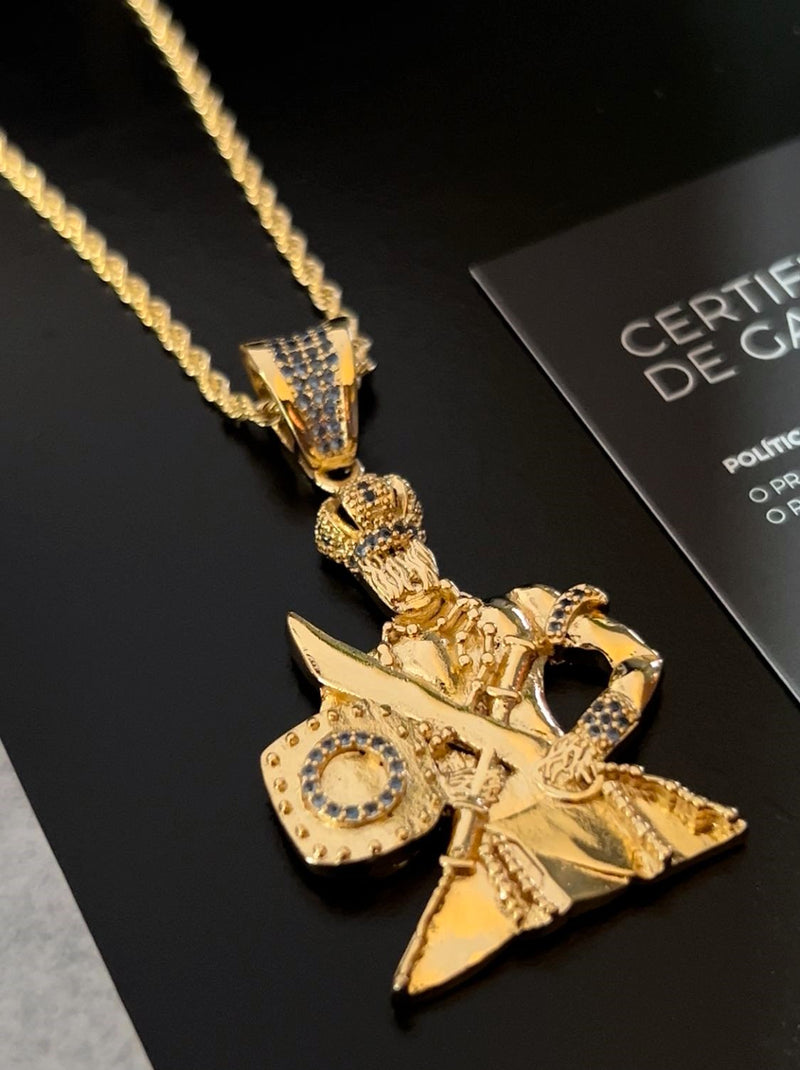 Kit Pingente Orixá Oxaguian Banhada a Ouro 18k e Cravejada C/ Micro Zircônias + Corrente Cordão Baiano (1 mm) 65cm