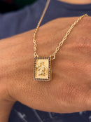 Escapulário Caixa Orixá Xangô C/ Microzircônias Marrom Banhada a Ouro 18k + Corrente Cadeado (1 mm) 70cm