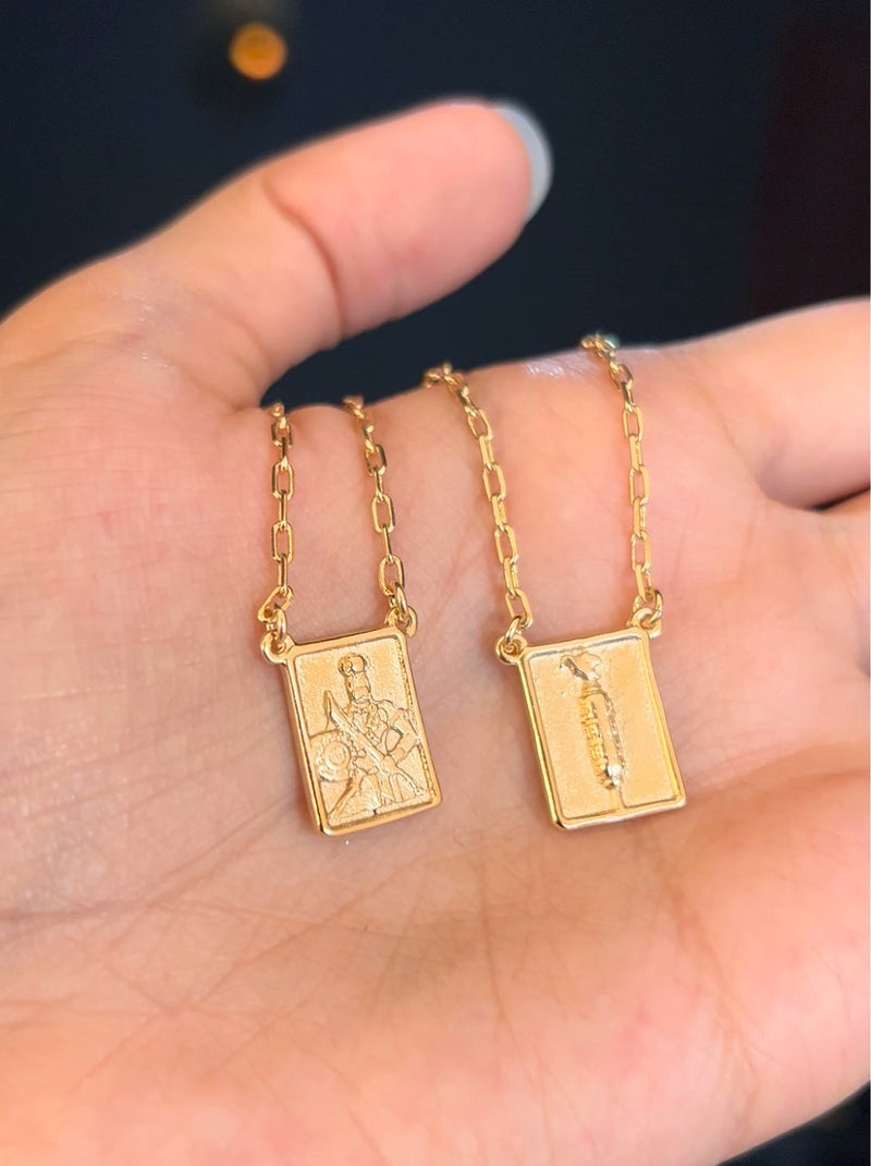 Escapulário Placa Orixá Oxaguian Banhada a Ouro 18k + Corrente Cadeado (1 mm) 70cm