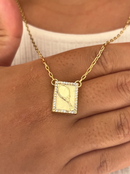 Escapulário Caixa Orixá Oxum C/ Microzircônias Cristal Banhada a Ouro 18k + Corrente Cadeado (1 mm) 70cm