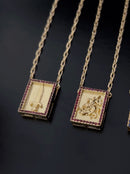 Escapulário Caixa São Jorge C/ Microzircônias Vermelho Banhada a Ouro 18k + Corrente Cadeado (1 mm) 70cm