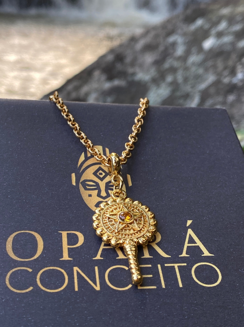 Kit Pingente Abebé (34mm) + Corrente Elo Português (1,5mm) 60 cm ou 70 cm - Banhada a Ouro e Verniz Italiano