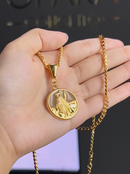 Kit Pingente Omolu (26mm) + Corrente Grumet (3mm) de 60 ou 70 cm Banhada a Ouro e Verniz Italiano.